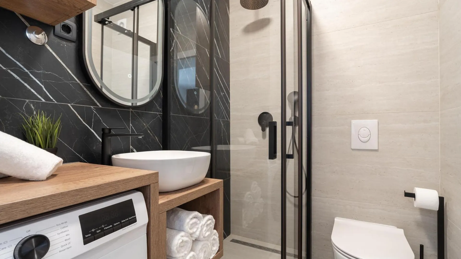 Bellamare Brand New Apartment زادار 0*,