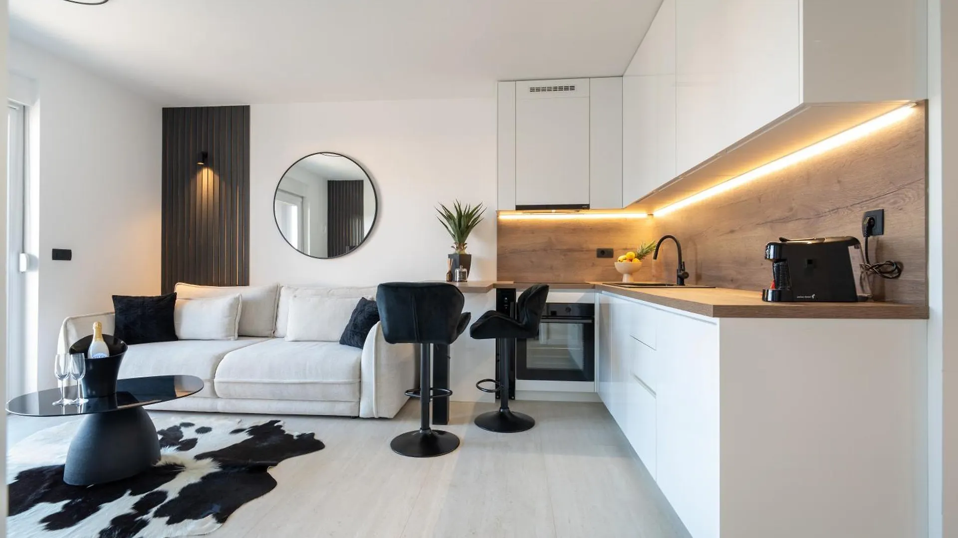 Bellamare Brand New Apartment زادار